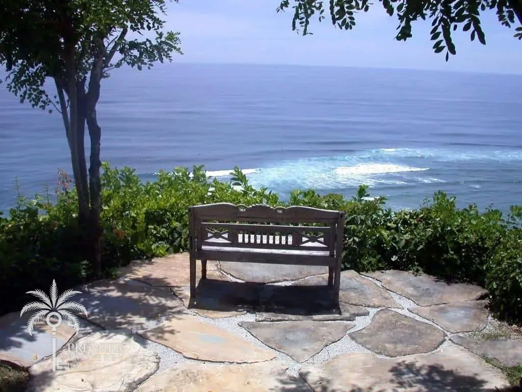 UNGASAN CLIFF — cliff-front land with 25 metres of direct ocean frontage — Ungasan, Bali (photo 2)