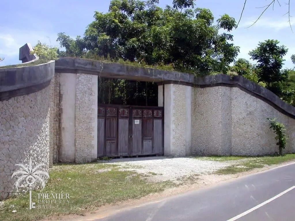 UNGASAN CLIFF — cliff-front land with 25 metres of direct ocean frontage — Ungasan, Bali (photo 3)