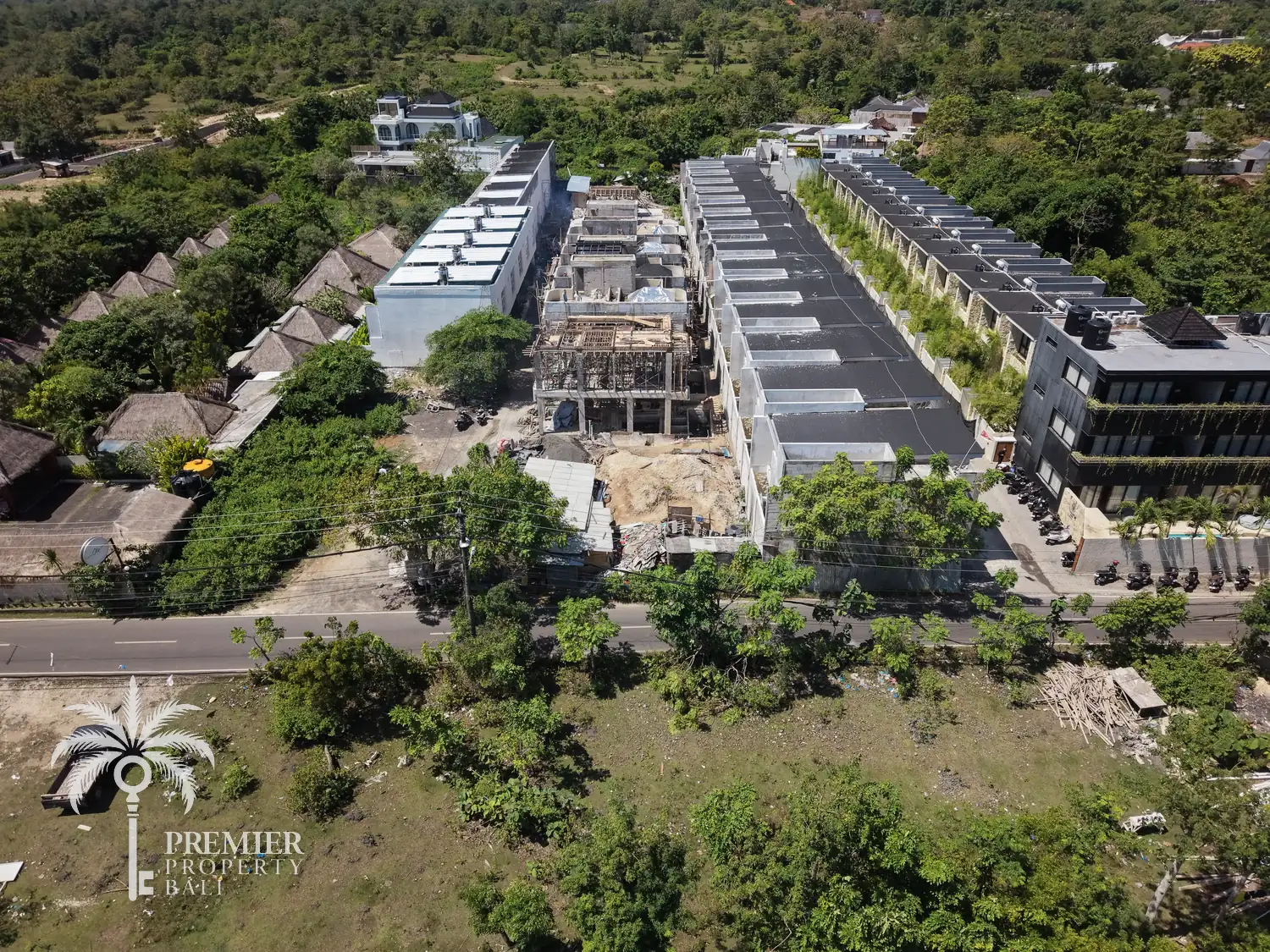 BALANGAN, two leasehold plots of 2.95 and 3.35 are beside a new villa complex — Balangan, Bali (photo 1)