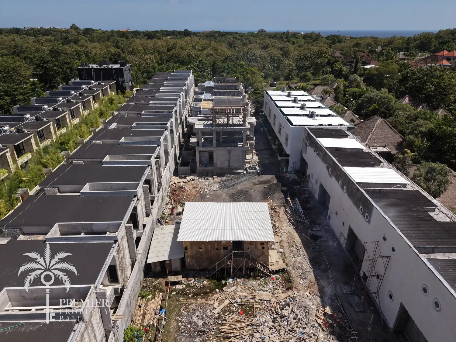 BALANGAN, two leasehold plots of 2.95 and 3.35 are beside a new villa complex — Balangan, Bali (photo 2)
