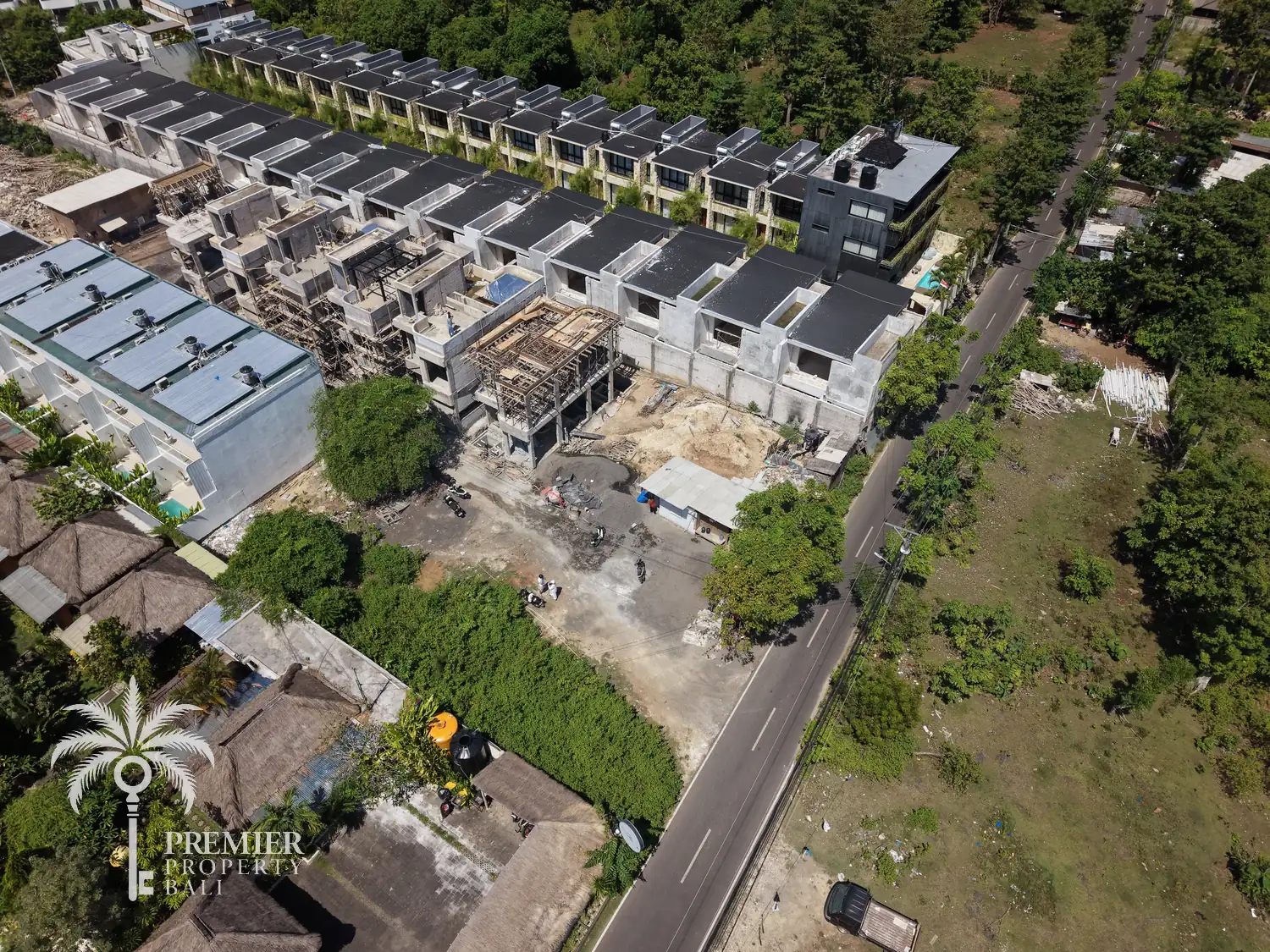 BALANGAN, two leasehold plots of 2.95 and 3.35 are beside a new villa complex — Balangan, Bali (photo 3)