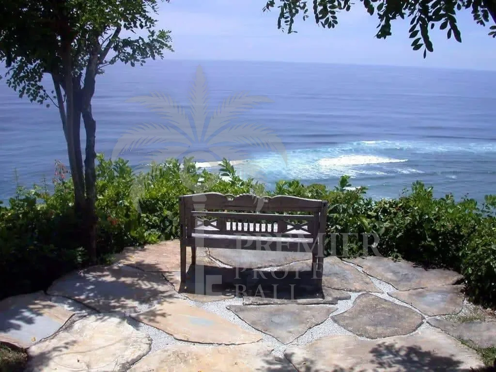 UNGASAN CLIFF — cliff-front land with 25 metres of direct ocean frontage — Ungasan, Bali (photo 2)