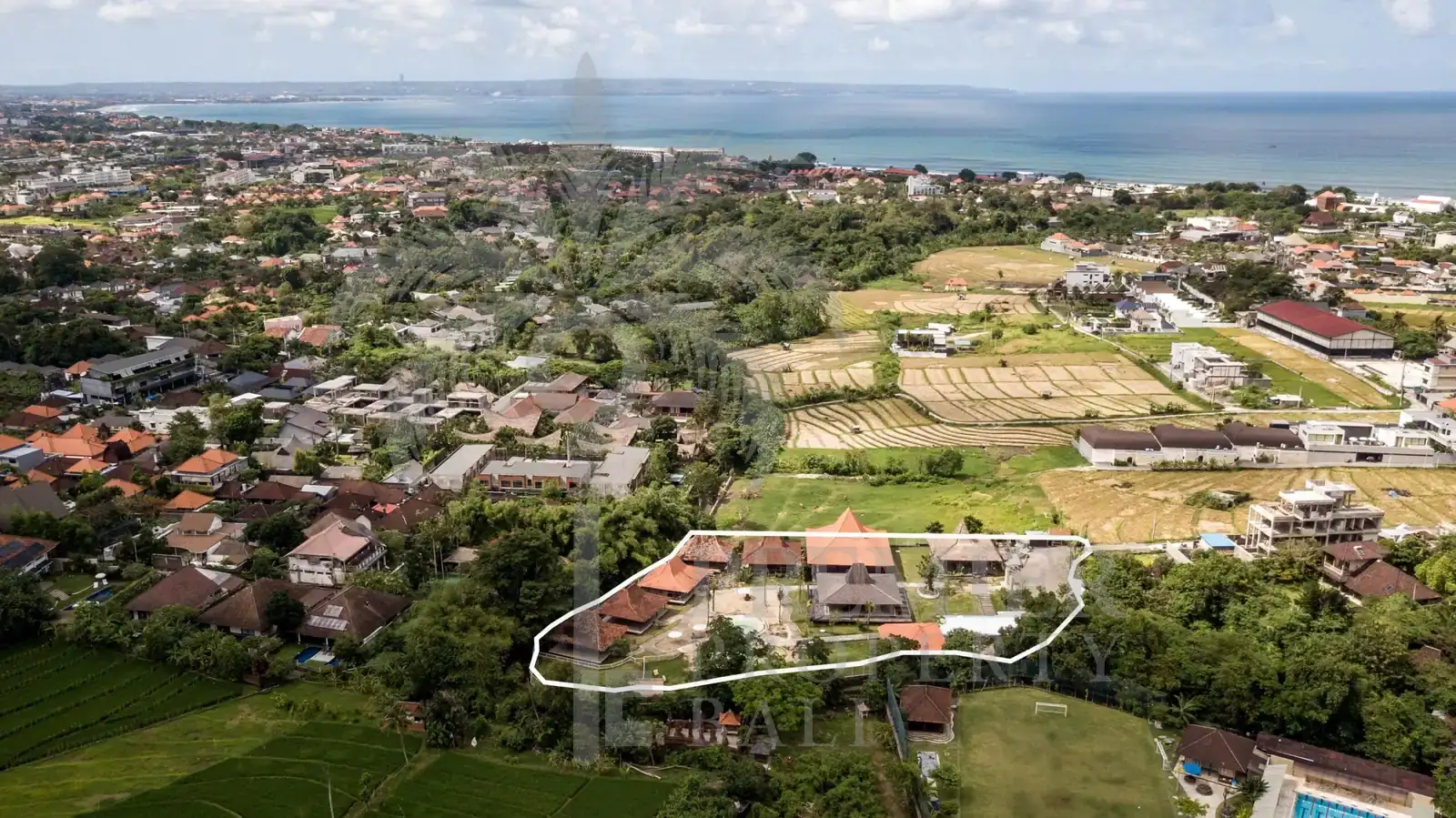 BERAWA — 6,300 sqm W-2 tourism subzone, development-ready — Berawa, Bali (photo 1)