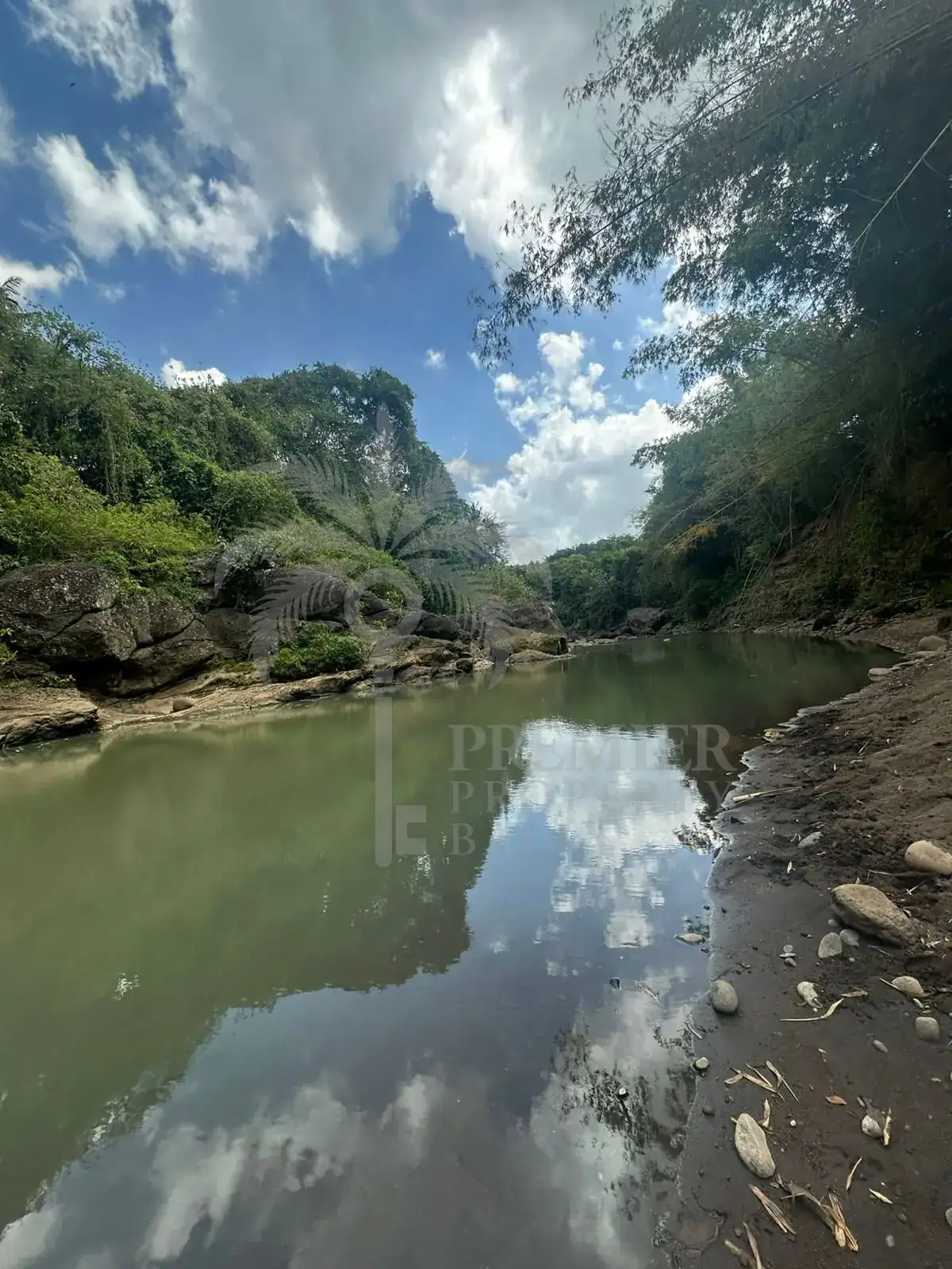 TABANAN RIVER — 3.17 hectares of riverside land zoned for hotel or resort development — Tabanan, Bali (photo 6)