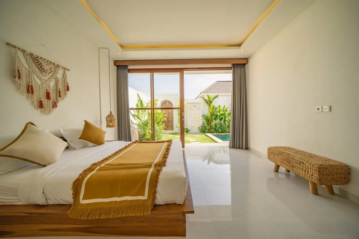 PERERENAN MODERN — brand-new 3BR with private pool amid lush greenery — Pererenan, Bali (photo 5)