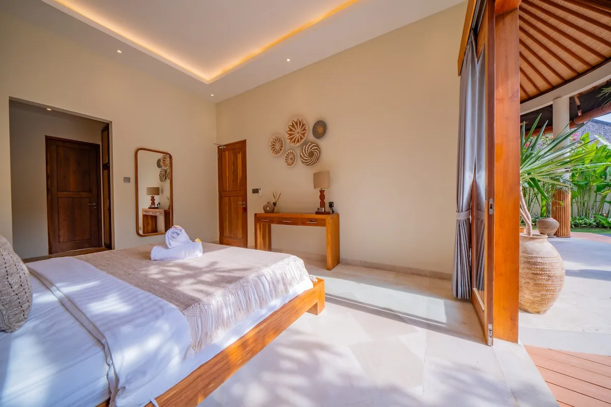 SEMINYAK OASIS — 2BR villa with large private pool and tropical garden — Seminyak, Bali (photo 6)