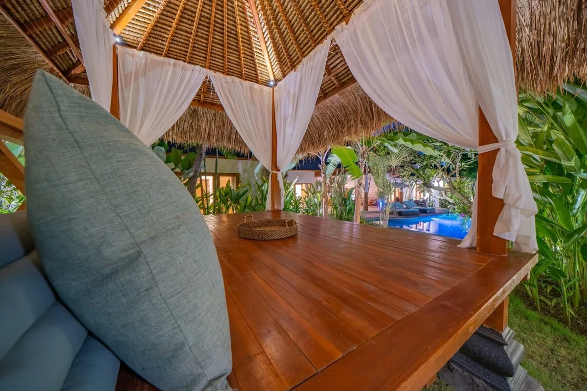 SEMINYAK ESTATE — 5BR villa with large private pool and gazebo, ideal for groups — Seminyak, Bali (photo 2)