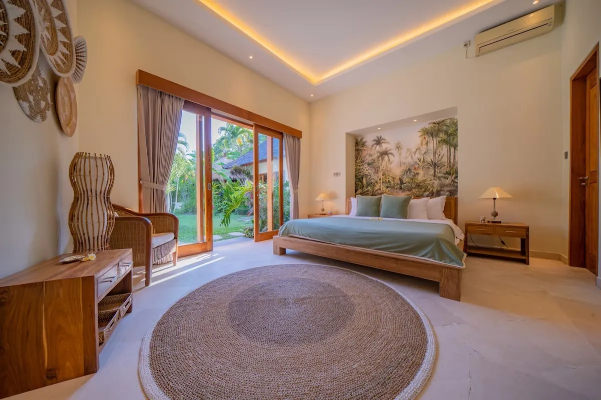 SEMINYAK ESTATE — 5BR villa with large private pool and gazebo, ideal for groups — Seminyak, Bali (photo 6)