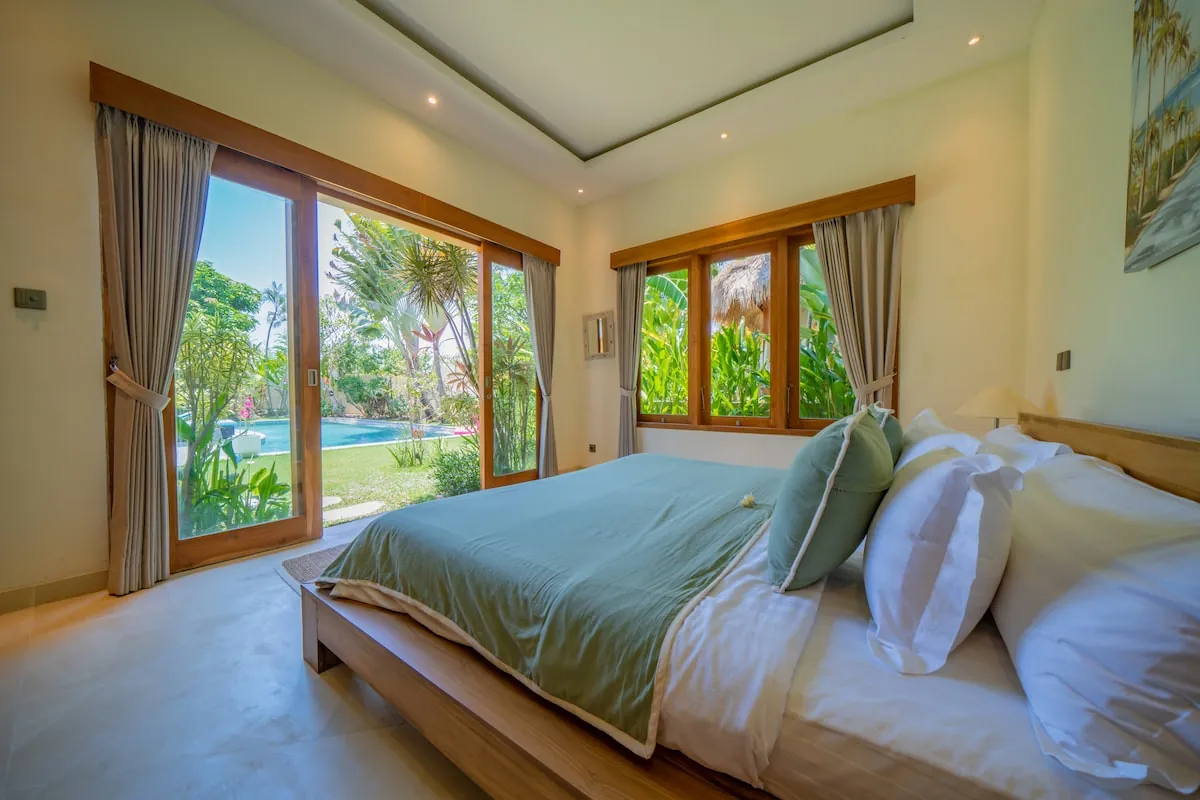 UMALAS COMPOUND — 7BR complex with two private pools and a tropical garden — Umalas, Bali (photo 4)