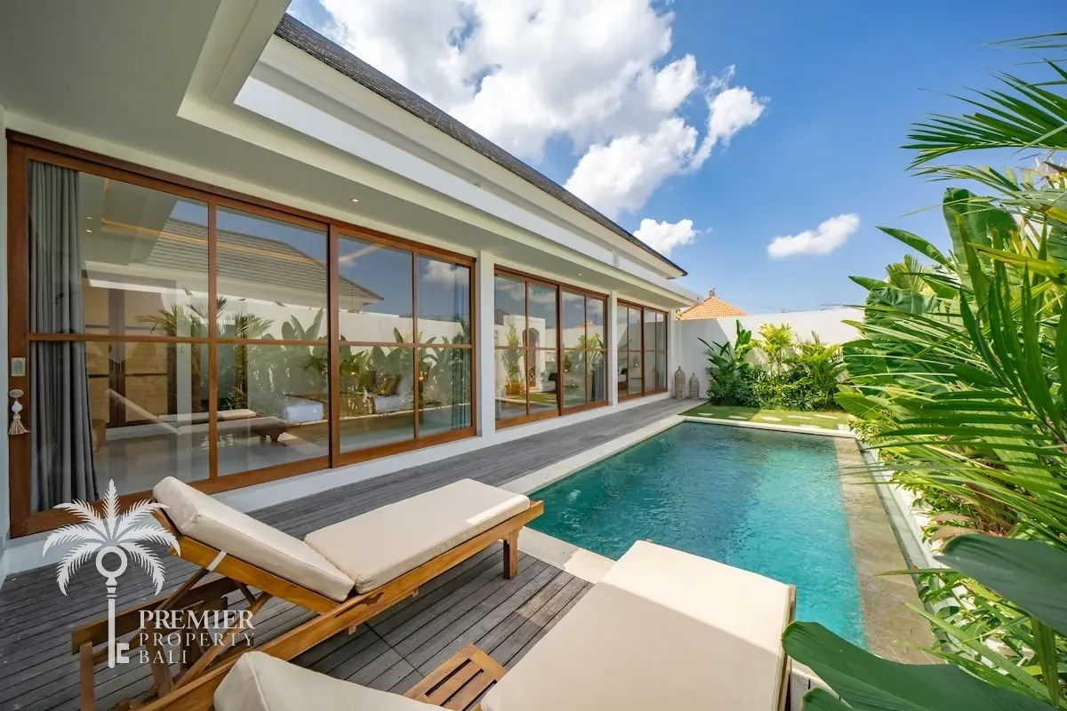 PERERENAN MODERN — brand-new 3BR with private pool amid lush greenery — Pererenan, Bali