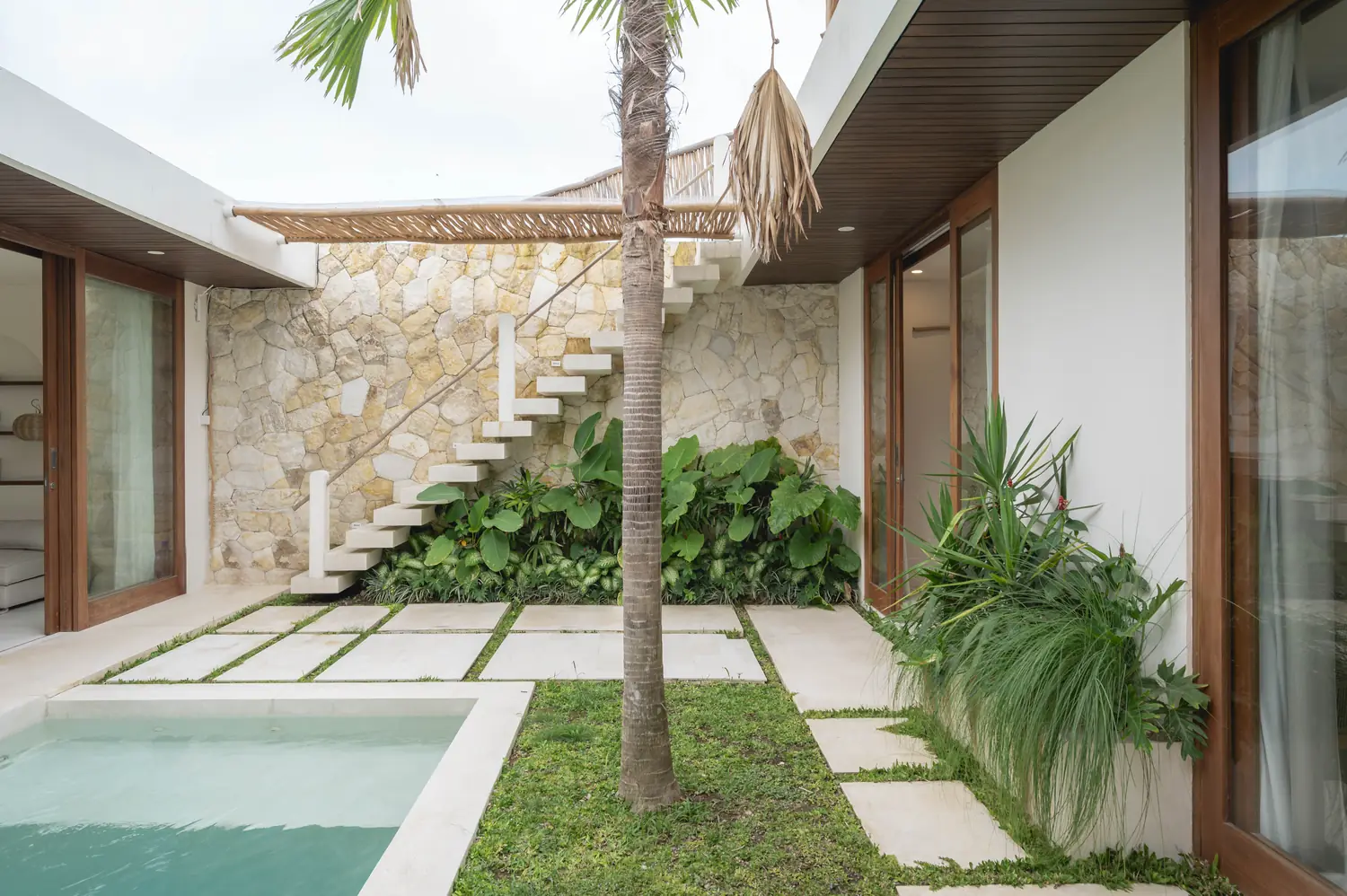 VILLA BAYUH, 2BR with private pool and roof terrace in north Pererenan, Pererenan, Bali — photo 3