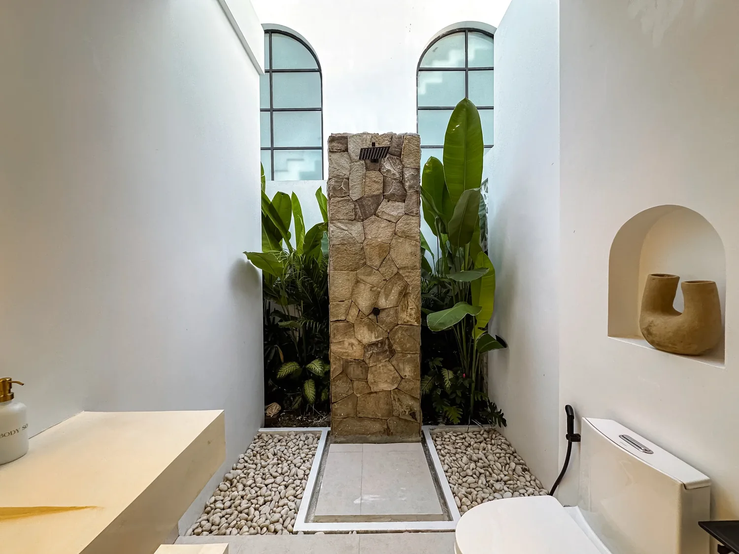 VERA VILLA, Pererenan, Bali — photo 21