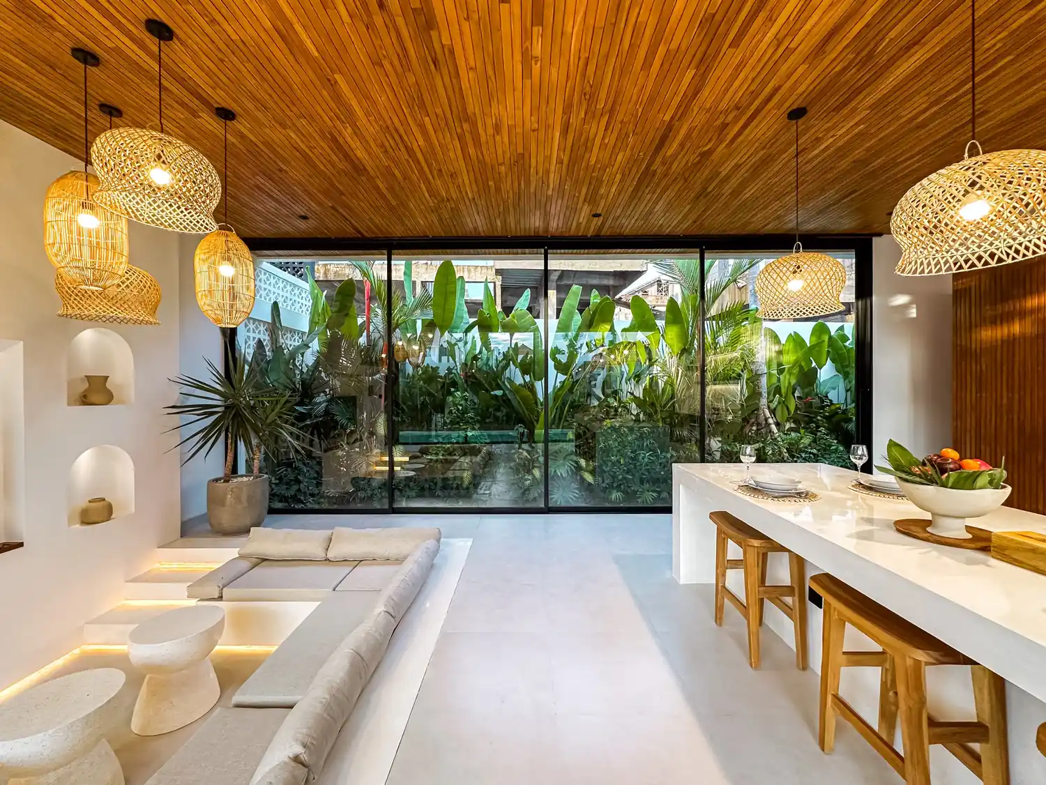 VERA VILLA, Pererenan, Bali — photo 9