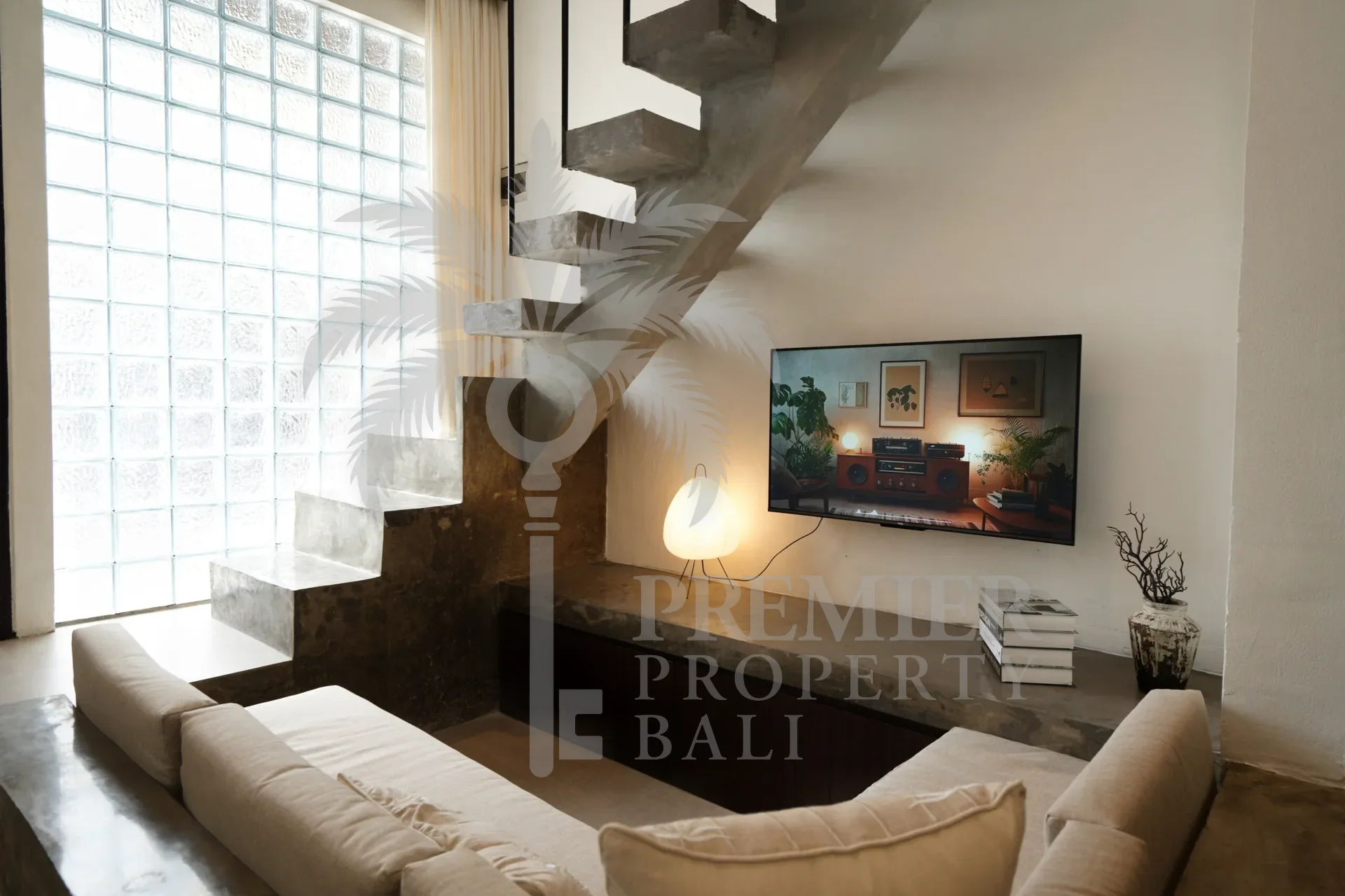 ARIA — turnkey loft-style 1BR with unique open-plan tropical design — Berawa, Bali (photo 2)