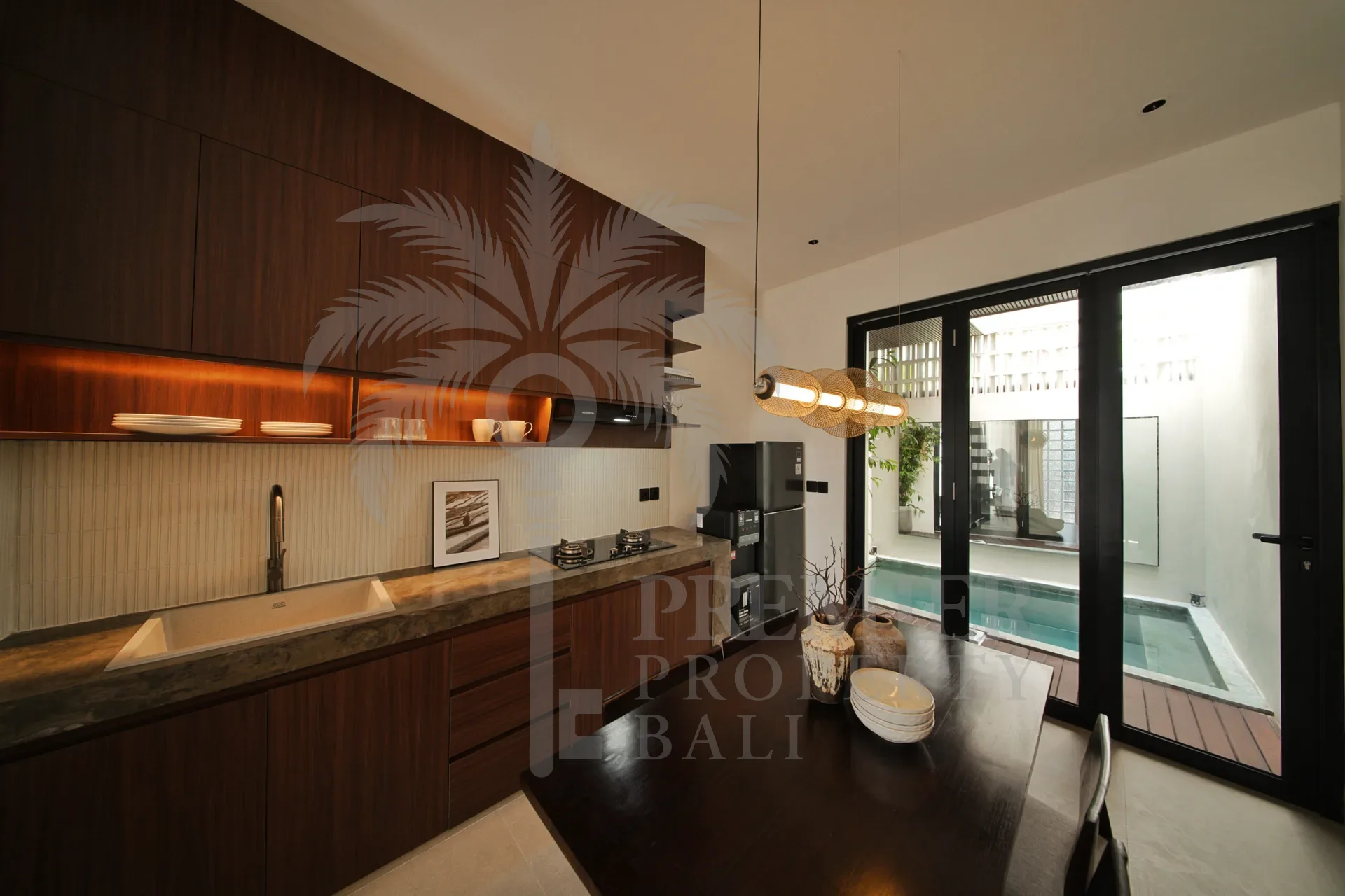 ARIA — turnkey loft-style 1BR with unique open-plan tropical design — Berawa, Bali (photo 3)