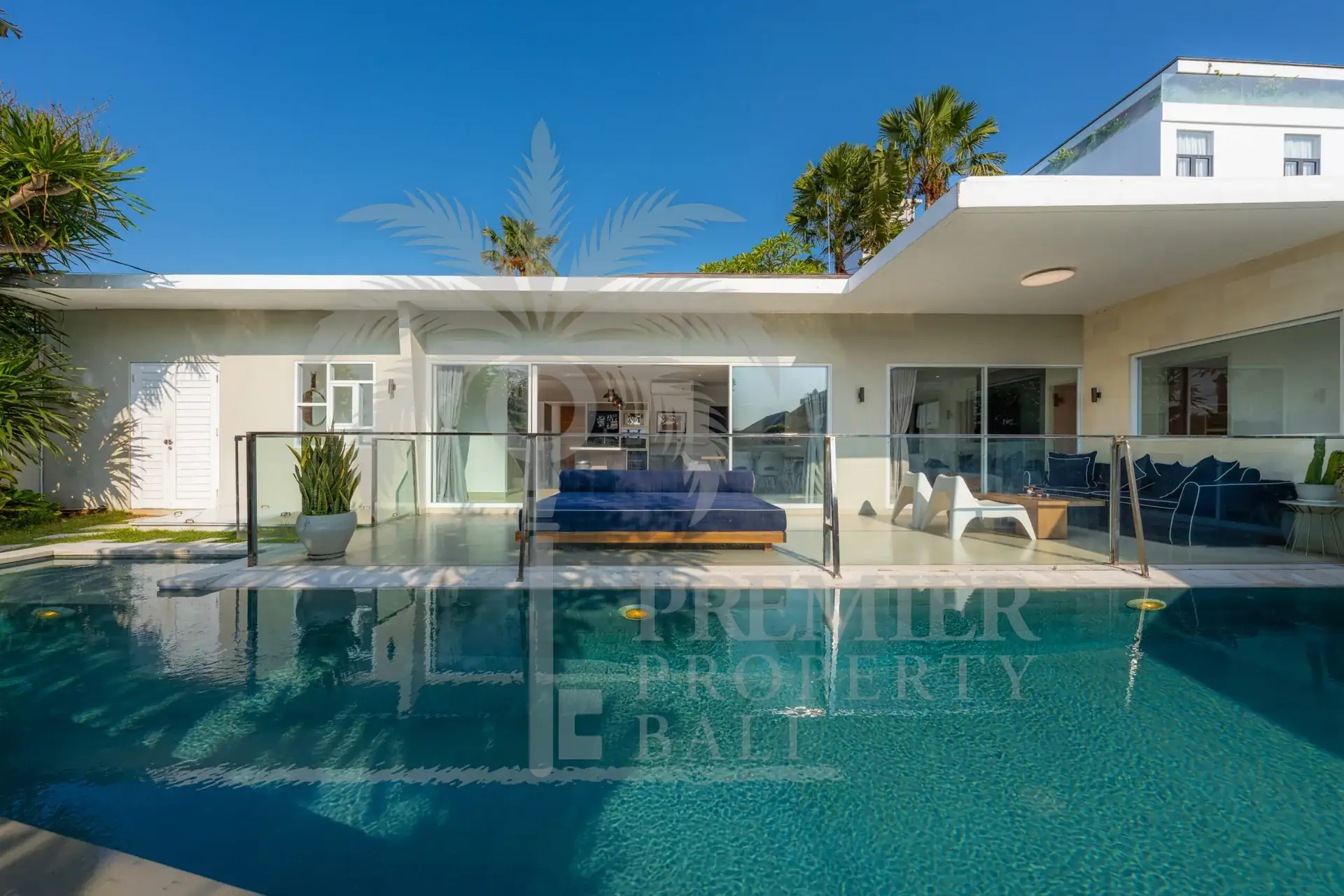 KIANA — 3BR family villa with 37-year guaranteed lease, fully furnished — Berawa, Bali (photo 1)