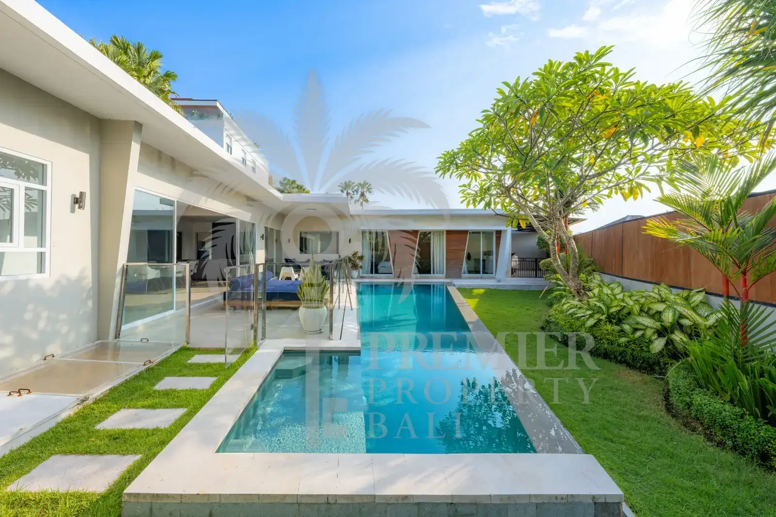 KIANA — 3BR family villa with 37-year guaranteed lease, fully furnished — Berawa, Bali (photo 6)