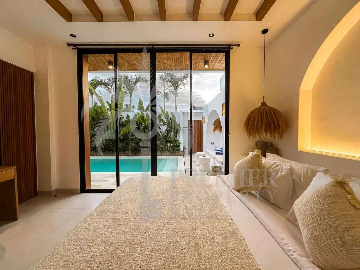 VERA VILLA, Pererenan, Bali — photo 17