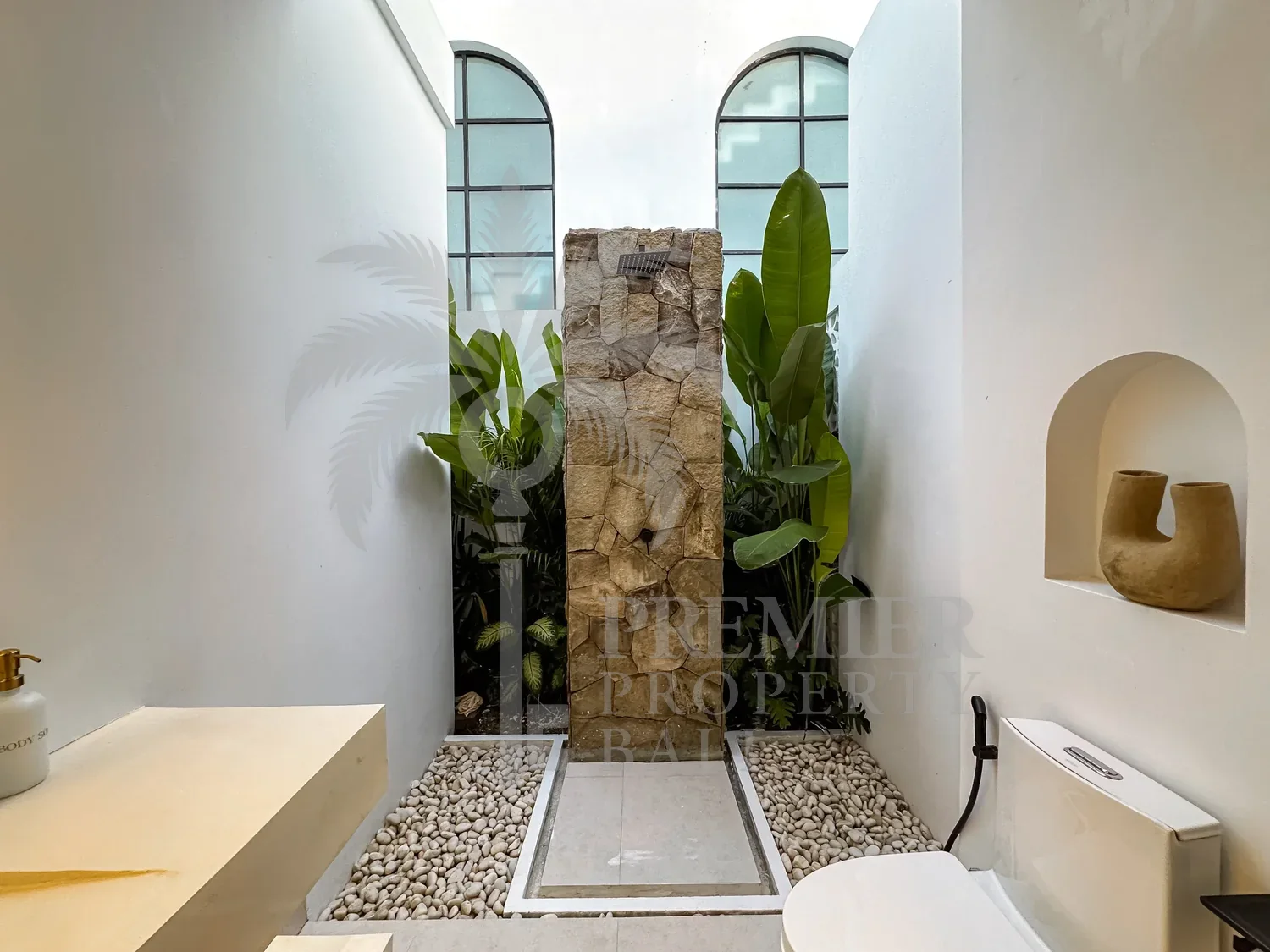 VERA VILLA, Pererenan, Bali — photo 21