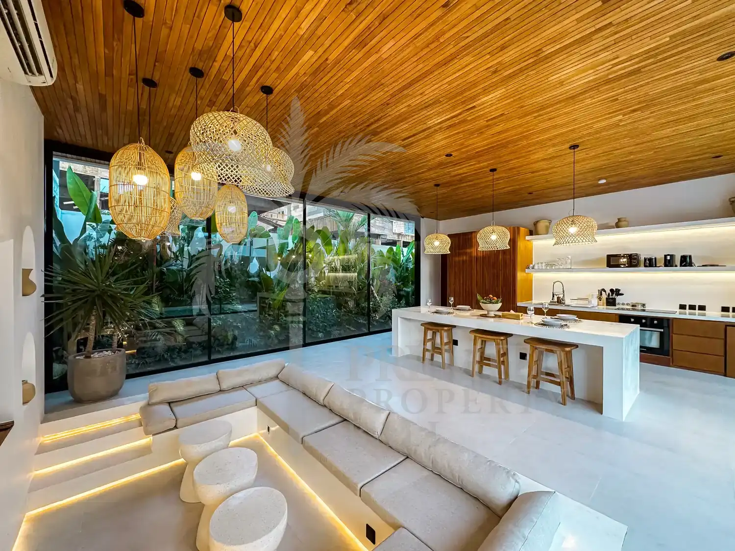 VERA VILLA, Pererenan, Bali — photo 12