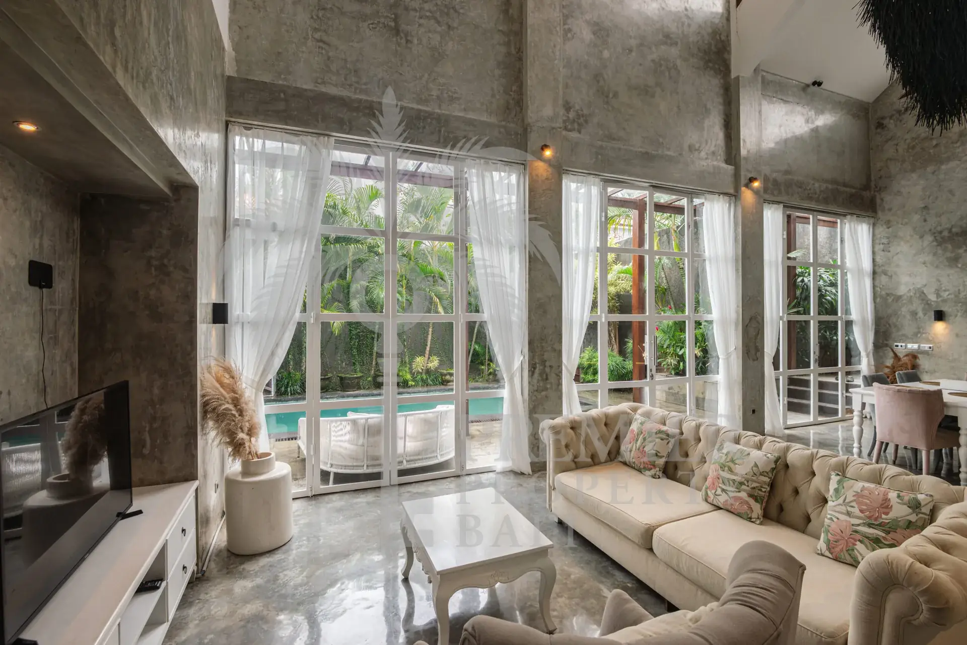 CASA VIRA — spacious 4-bedroom modern family estate — Umalas, Bali (photo 2)