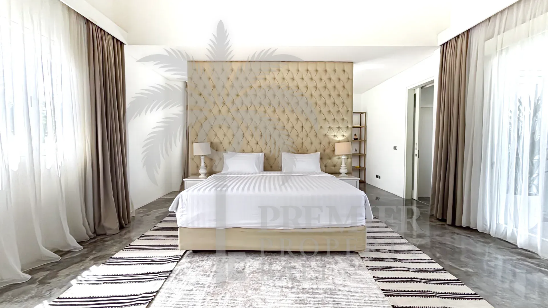 CASA VIRA — spacious 4-bedroom modern family estate — Umalas, Bali (photo 3)