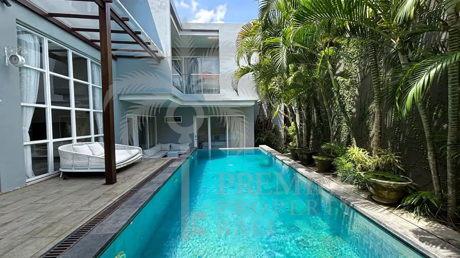 CASA VIRA — spacious 4-bedroom modern family estate — Umalas, Bali (photo 1)