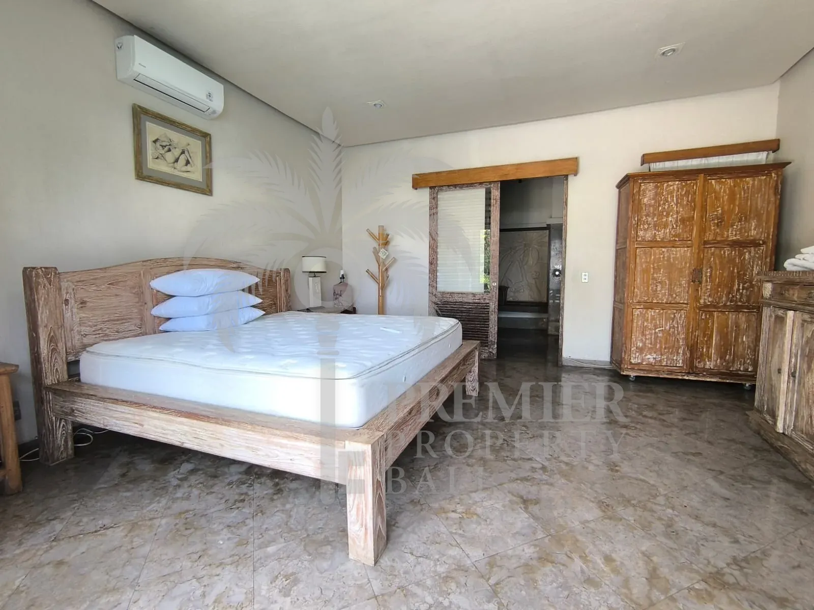 SALOKA — absolute beachfront freehold estate, 6 bedrooms, timeless Balinese design — Tabanan, Bali (photo 3)