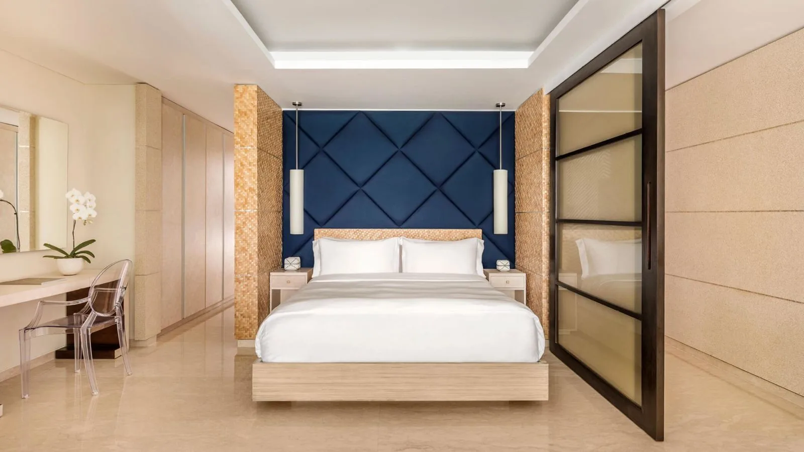 AZURE — spacious 1BR oceanfront suite inside a luxury resort — Canggu, Bali (photo 2)