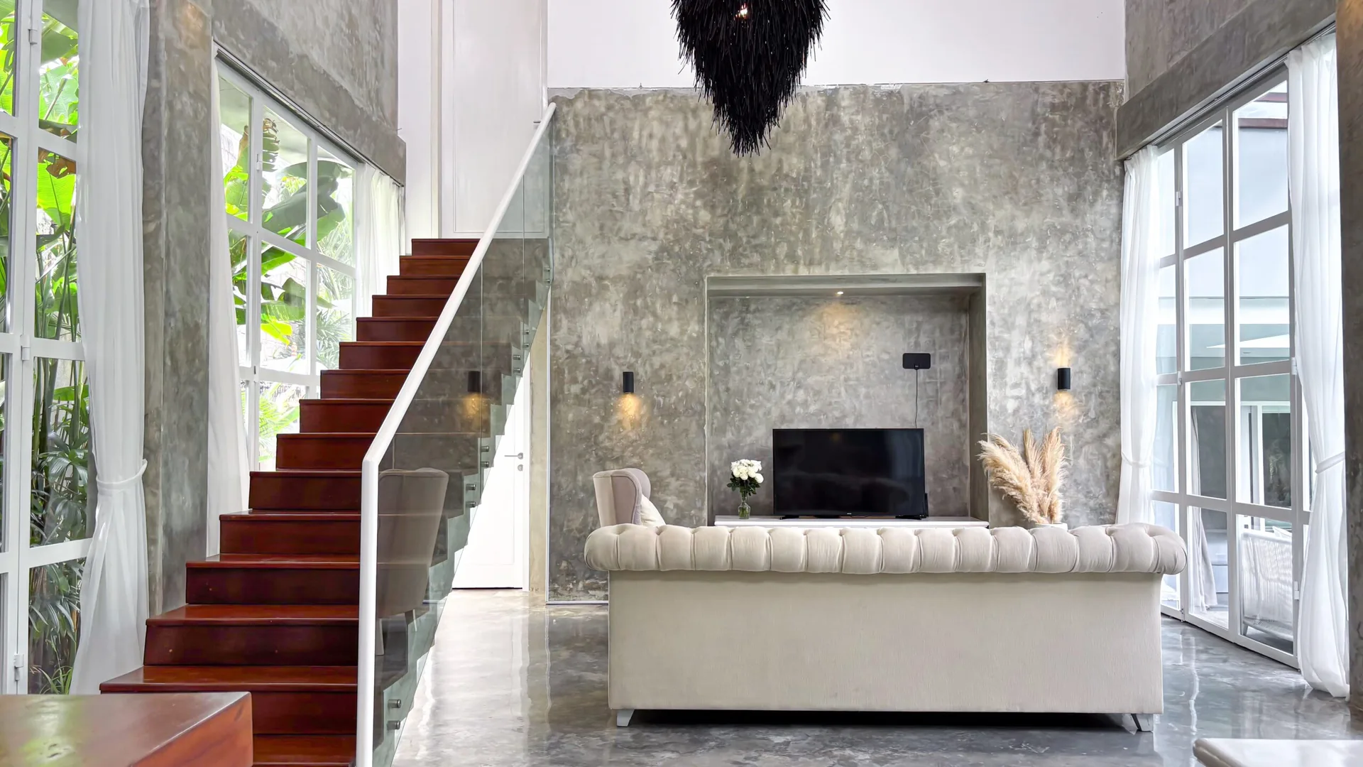 CASA VIRA — spacious 4-bedroom modern family estate — Umalas, Bali (photo 2)